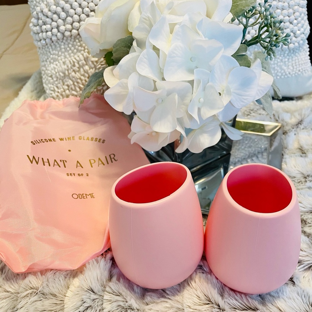 Silicone Wine Glasses NWT